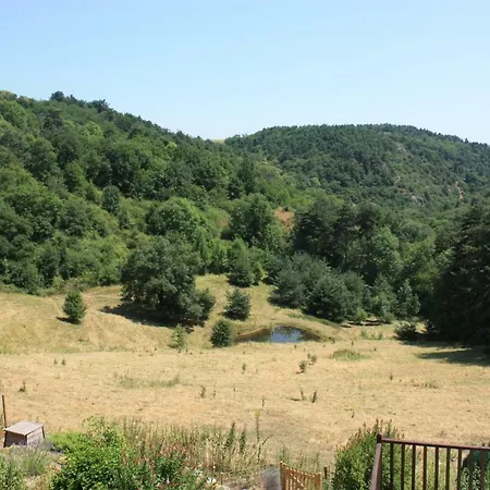 D'hotes Les Blaches Bed & Breakfast
